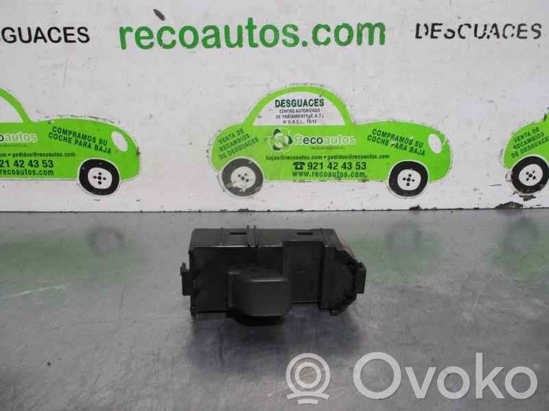 Toyota Prius (XW10) Comutator comandă geamuri electrice 