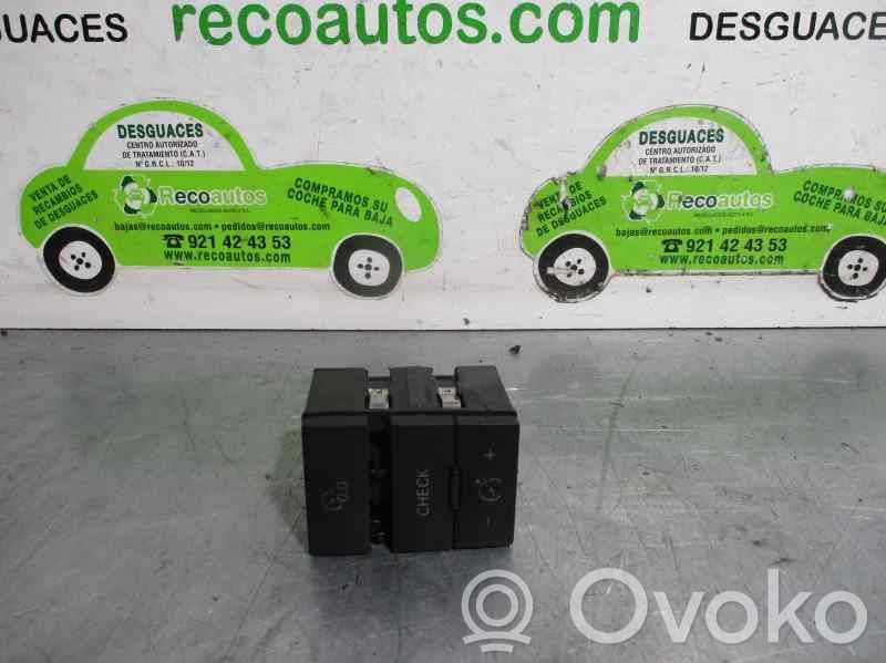 Interruptor de control del panel de luces   4F0927123B