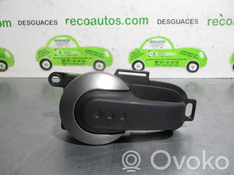 Nissan Note (E11) Front door interior handle 