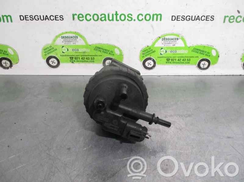 Renault Clio II Uchwyt / Mocowanie zbiornika paliwa 