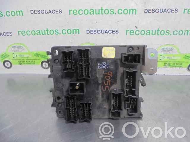 Nissan Primera Boîte à fusibles