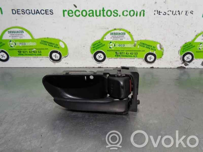 Subaru Impreza II Manecilla interna puerta delantera 
