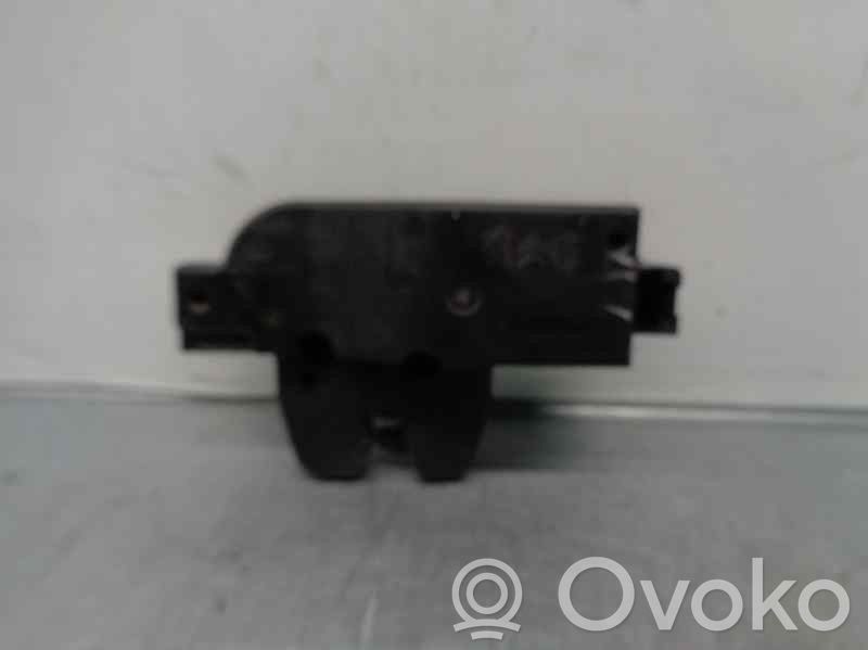 Peugeot 1007 Tailgate lock latch