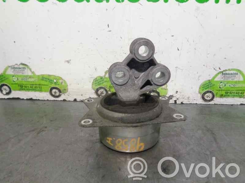 Opel Vectra C Moottorin kiinnikekorvake 