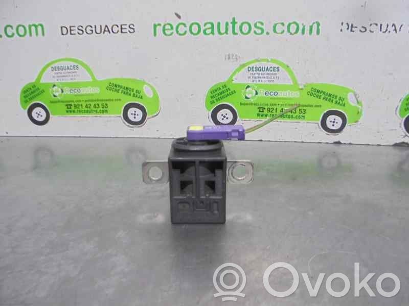 Volkswagen Touareg I Fuse module 