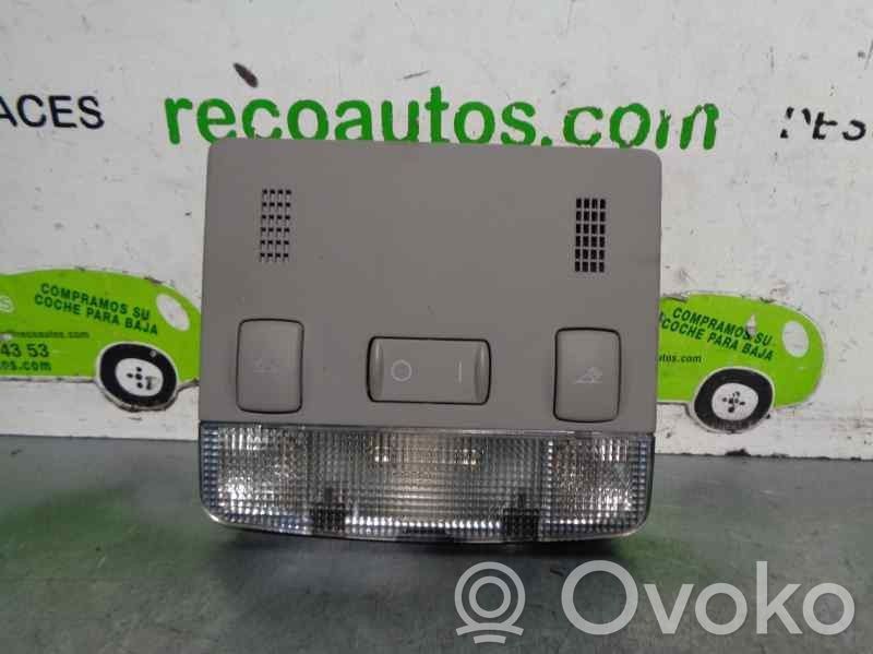 Otras luces interiores   8Z0947111