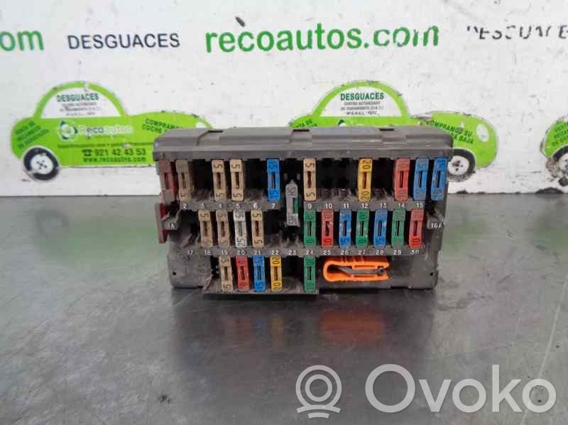 Peugeot Partner Juego de caja de fusibles 
