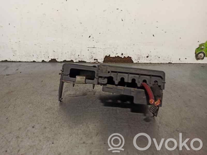 Opel Corsa D Juego de caja de fusibles 
