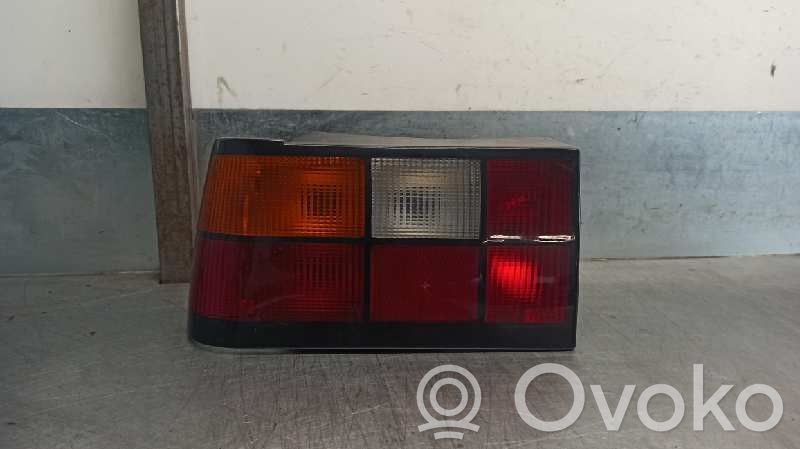 Volvo 440 Aizmugurējais lukturis virsbūvē 