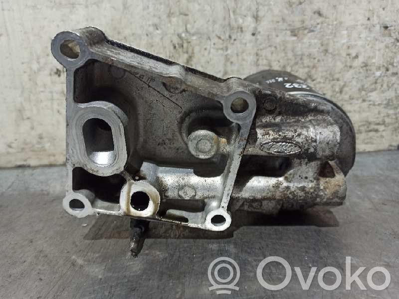 Ford Tourneo Oil filter mounting bracket 