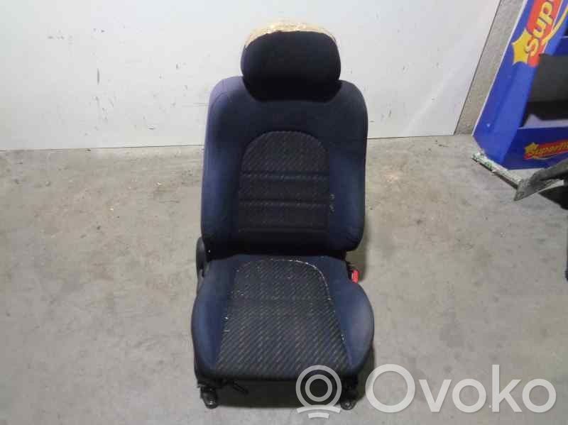 Mazda MX-3 Etumatkustajan istuin 