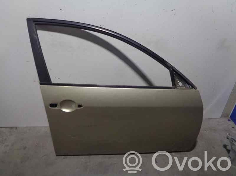 Nissan Primera Дверь 