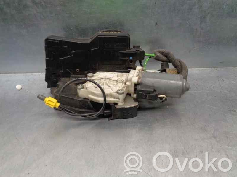 BMW 7 E65 E66 Priekšpusē slēdzene 