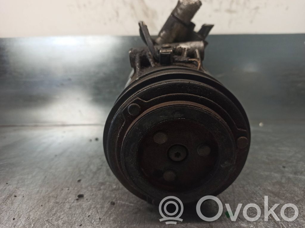 Opel Corsa B Compresseur de climatisation 