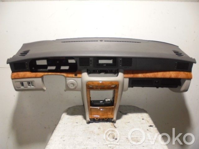 KIA Opirus Dashboard 