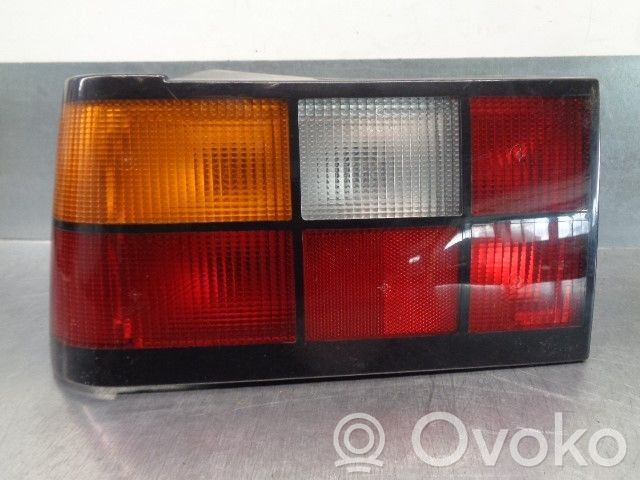 Volvo 460 Aizmugurējais lukturis virsbūvē 