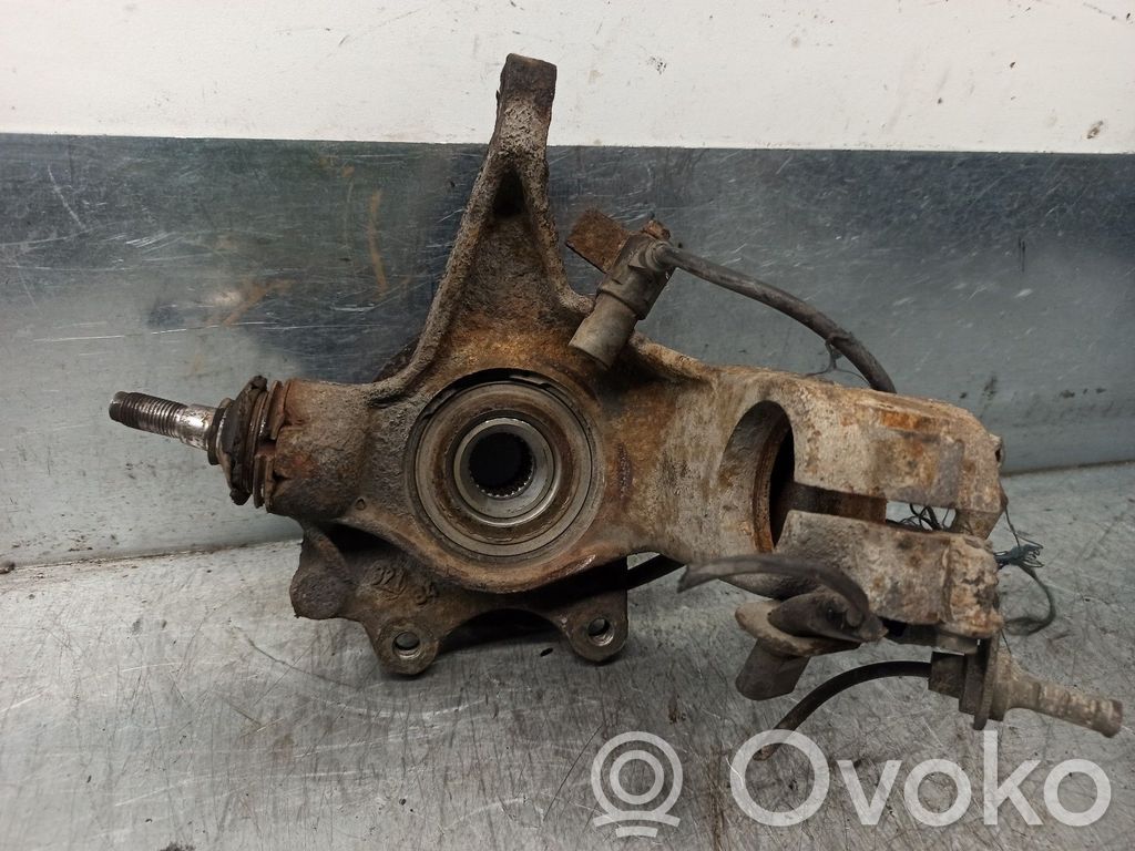 Peugeot 406 Zwrotnica koła przedniego 