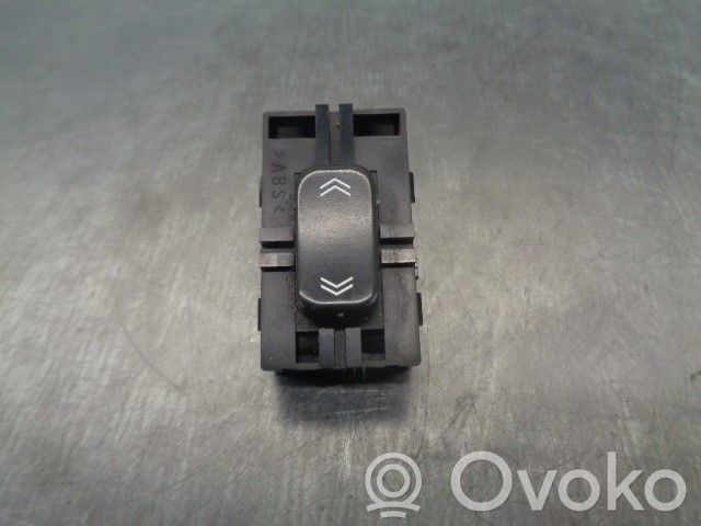 Cadillac SRX Electric window control switch 