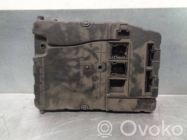 Renault Megane II Fuse box set 