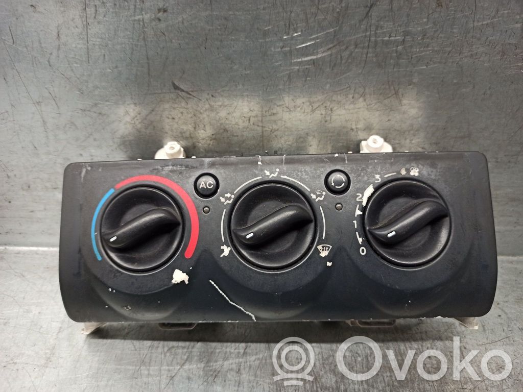 Renault Clio III Air conditioner control unit module 