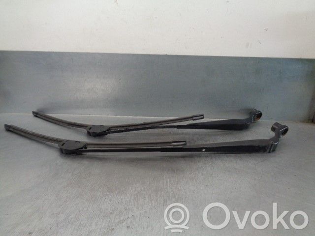 Jeep Compass Front wiper blade arm 