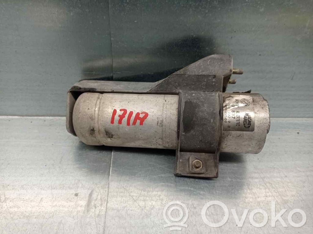 Alfa Romeo 145 - 146 Sangle de réservoir de carburant