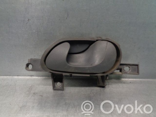 Manecilla interna puerta trasera   1470970077