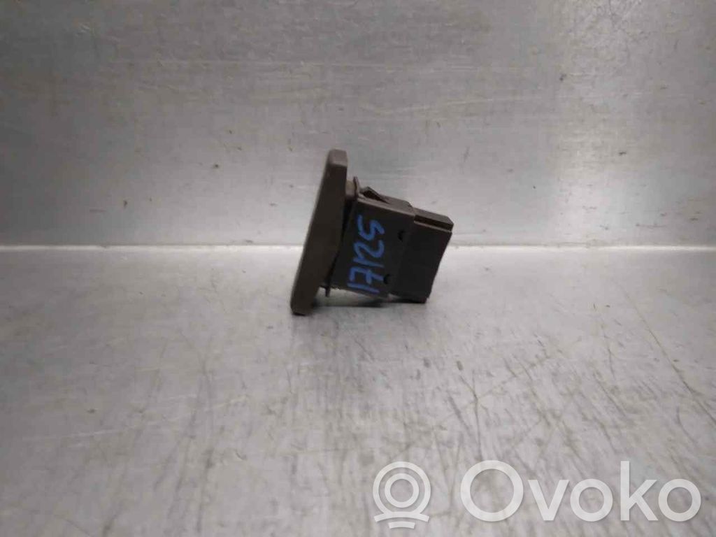 Interruptor de control del panel de luces   YUF101790