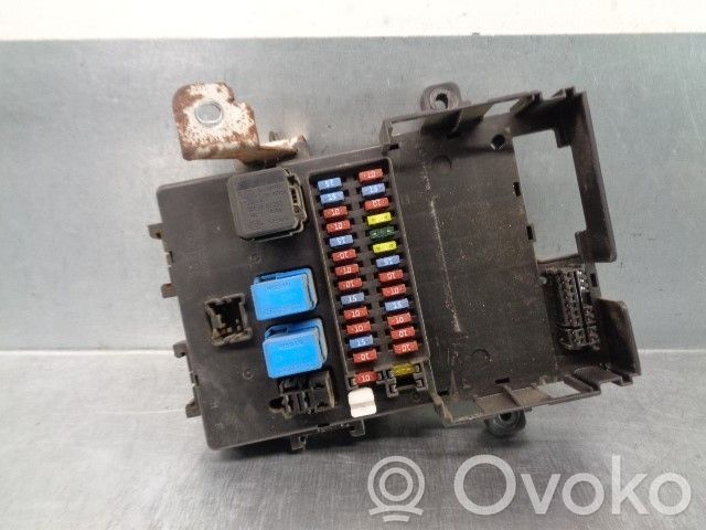 Nissan Terrano Drošinātāju kaste (komplekts) 