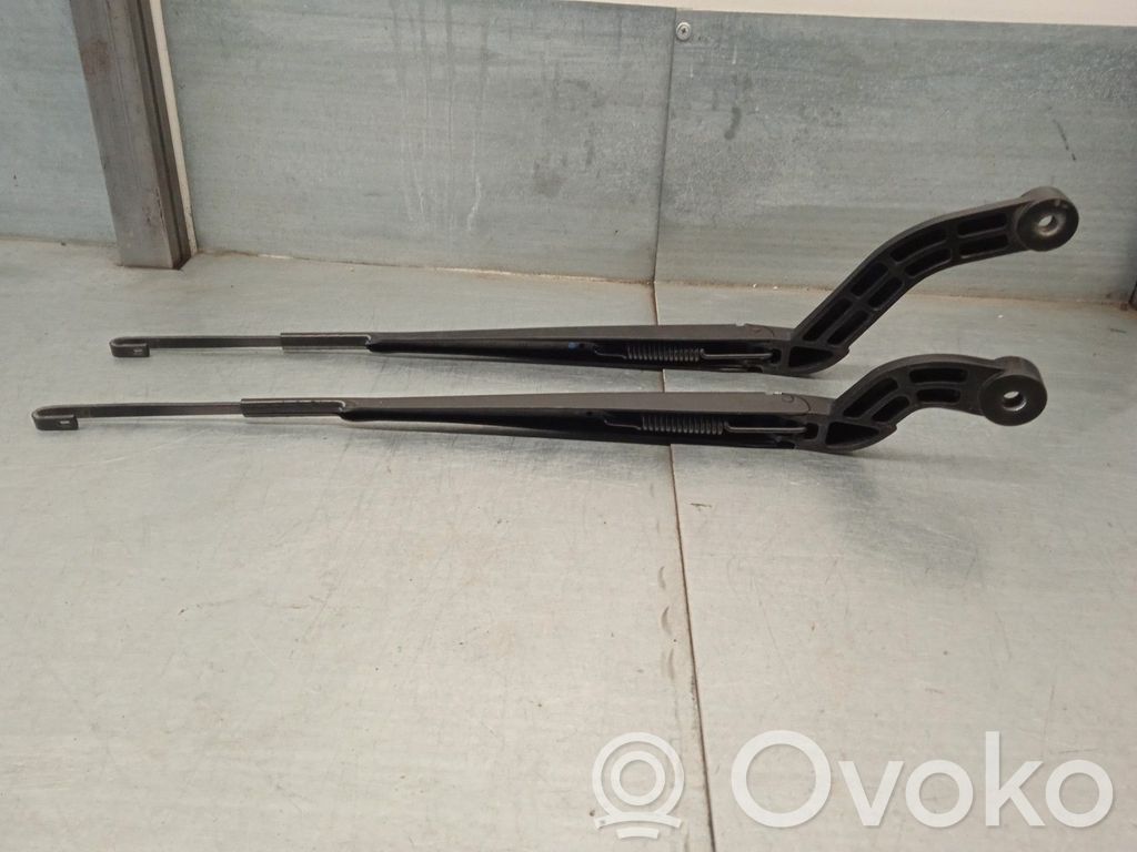 Land Rover Discovery 3 - LR3 Ramię wycieraczki szyby przedniej / czołowej 