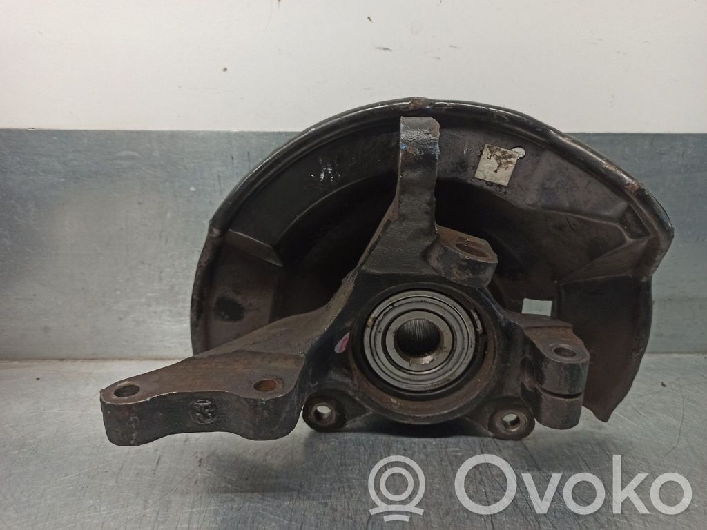 Hyundai Trajet Achsschenkel vorne 