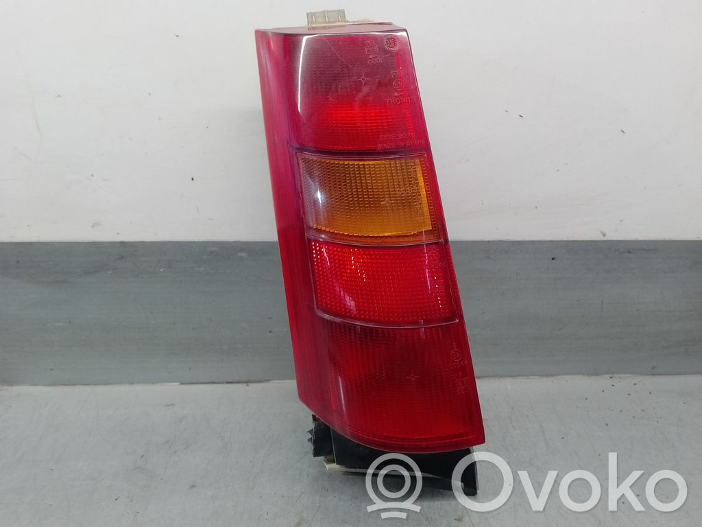 Renault Clio I Luci posteriori