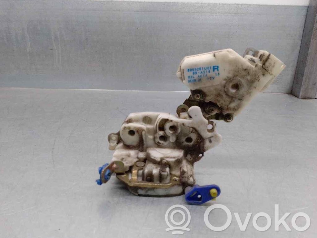 Nissan Vanette Priekšpusē slēdzene 