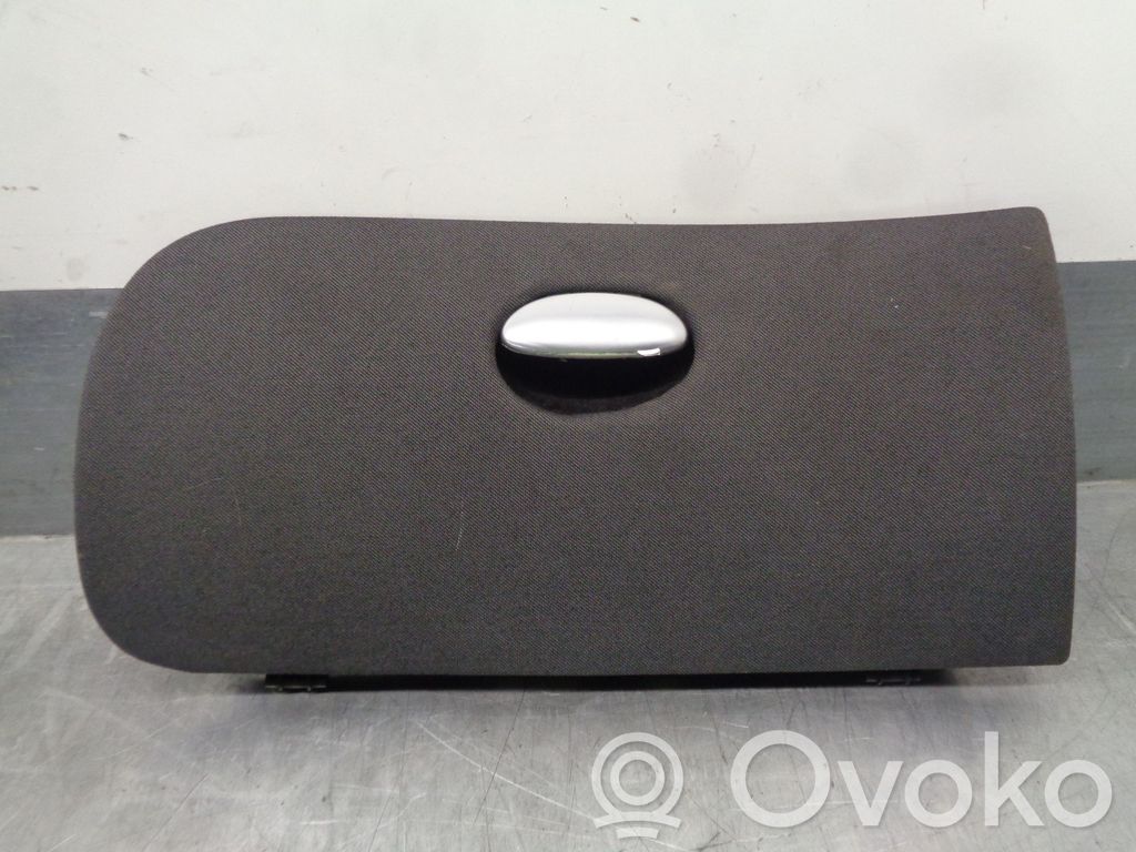 Peugeot 206 Boite à gants