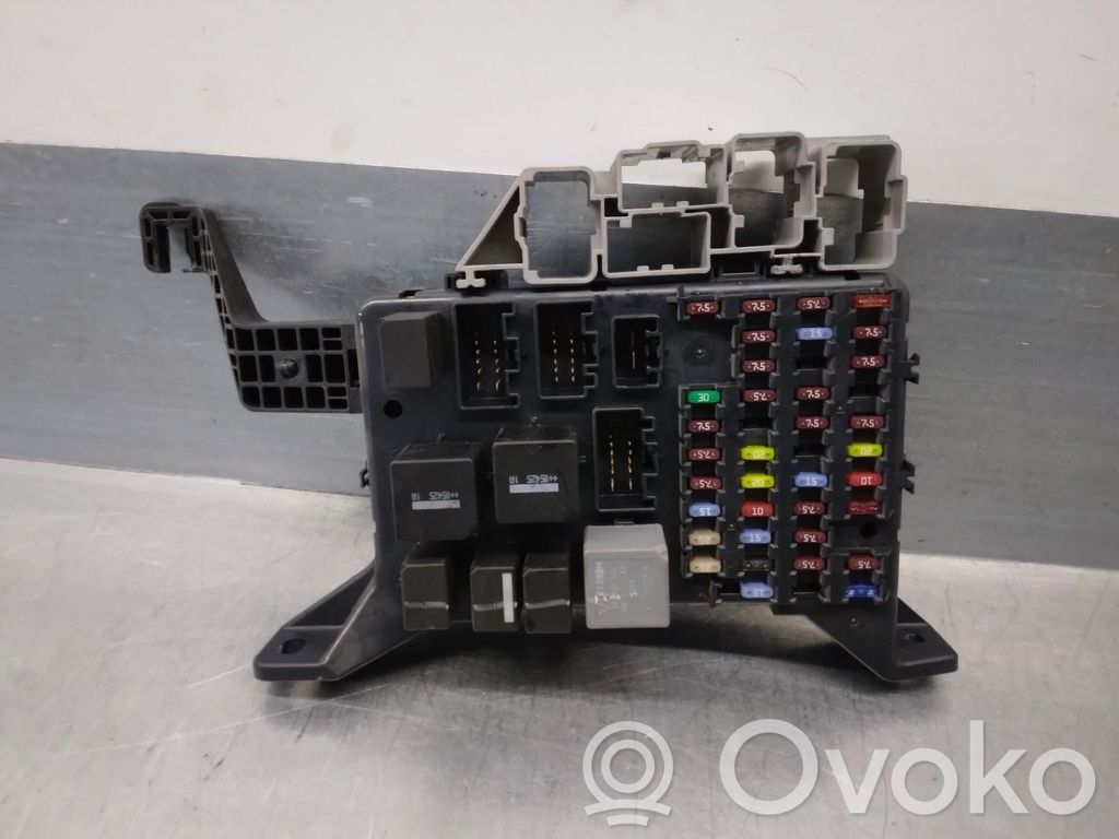 Ford Mondeo Mk III Set cutie siguranțe 