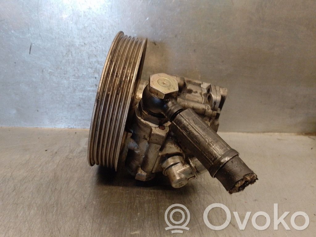Audi A4 S4 B5 8D Ohjaustehostimen sähköpumppu 