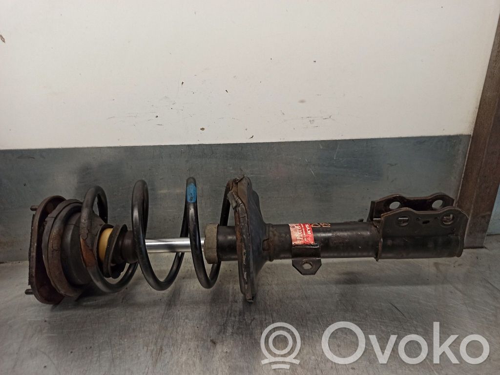 Toyota Corolla E120 E130 Amortyzator osi przedniej ze sprężyną 