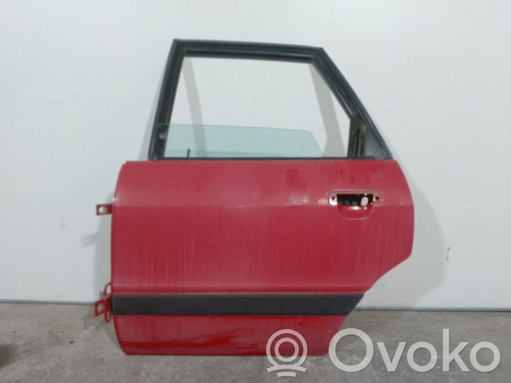 Puerta trasera   8A0833705,ROJO