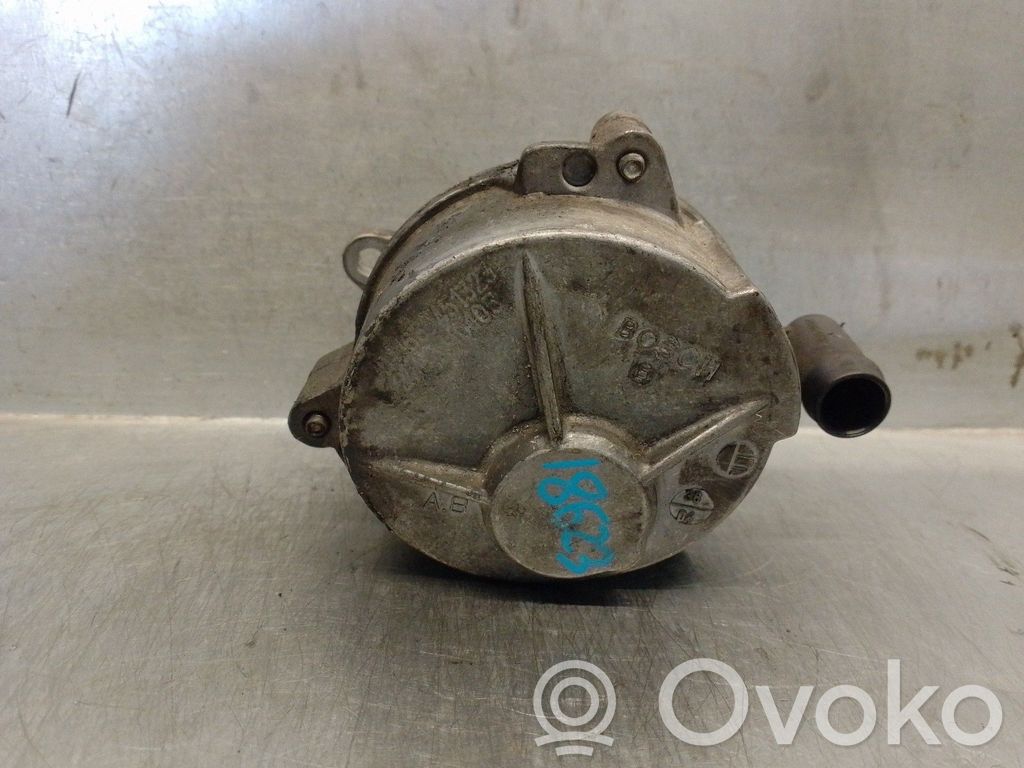 Renault Megane II Pompă vacuum 
