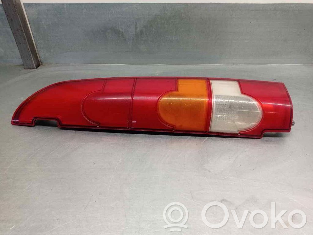 Nissan Kubistar Feux arrière / postérieurs 