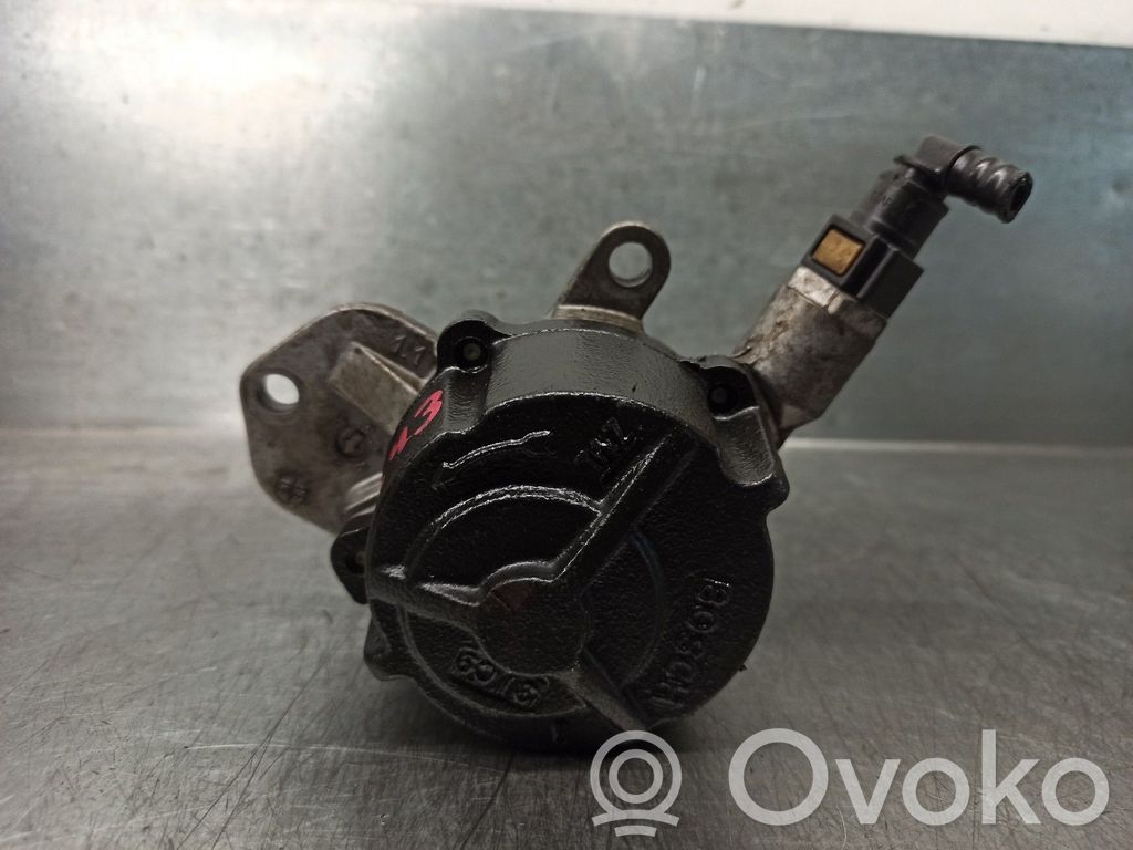 Peugeot 306 Bomba de vacío 
