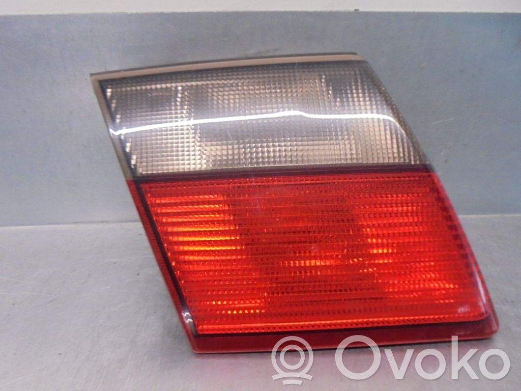 Saab 9-5 Aizmugurējais lukturis virsbūvē 