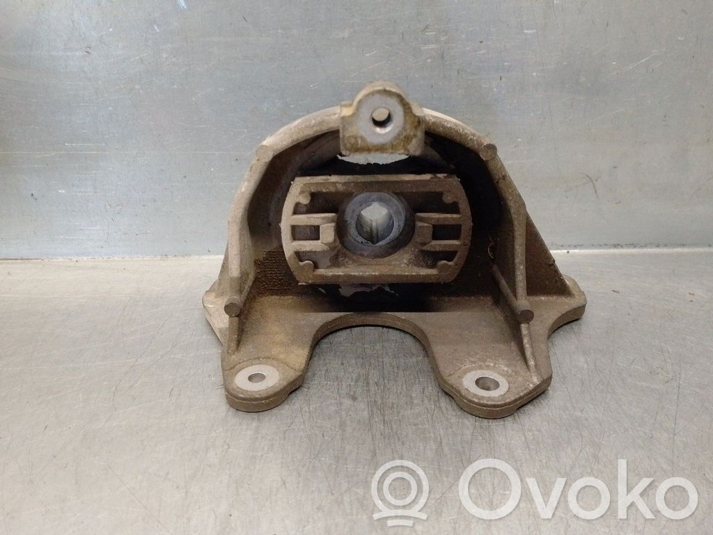 Fiat Doblo Engine mount bracket 