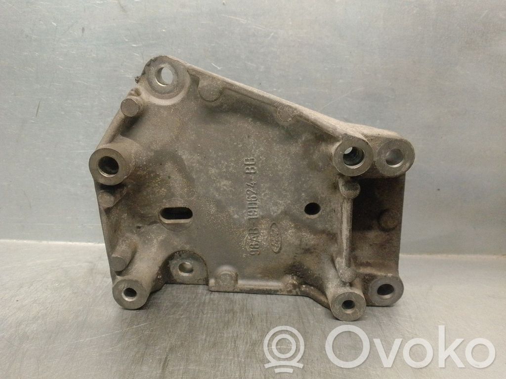 Ford Focus Engine mount bracket 