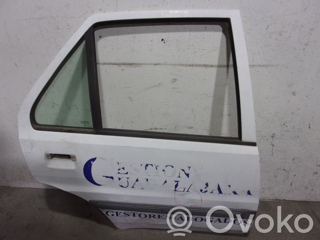Peugeot 106 Puerta trasera 