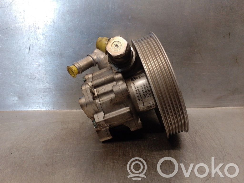 Audi A4 S4 B5 8D Ohjaustehostimen sähköpumppu 