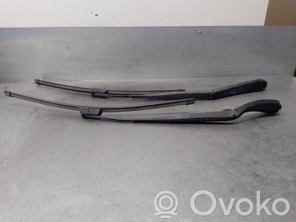 Saab 9-3 Ver2 Brazo del limpiaparabrisas delantero 