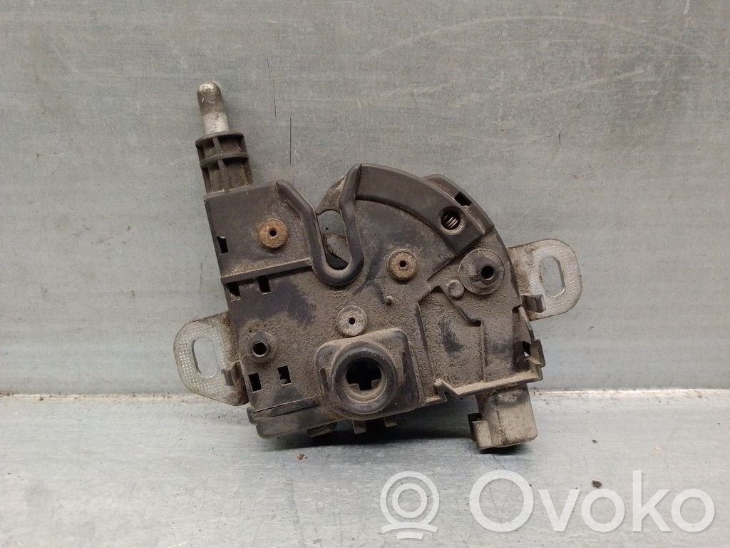 Ford Focus Tie down hook / loop 