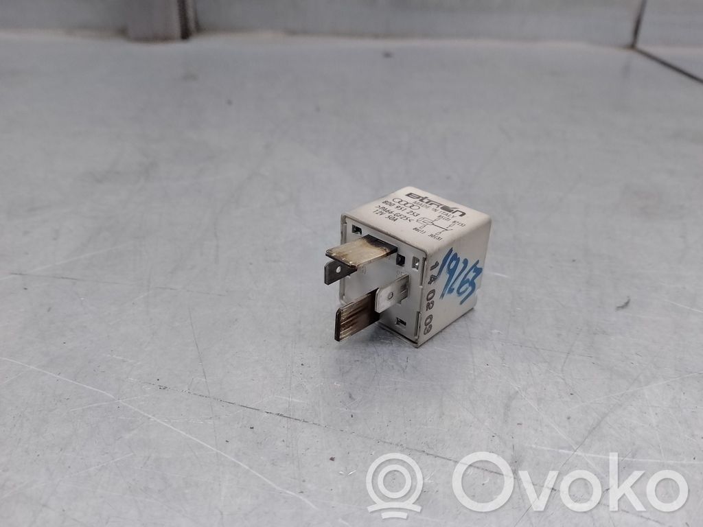 Audi A4 S4 B6 8E 8H Módulo de fusible 