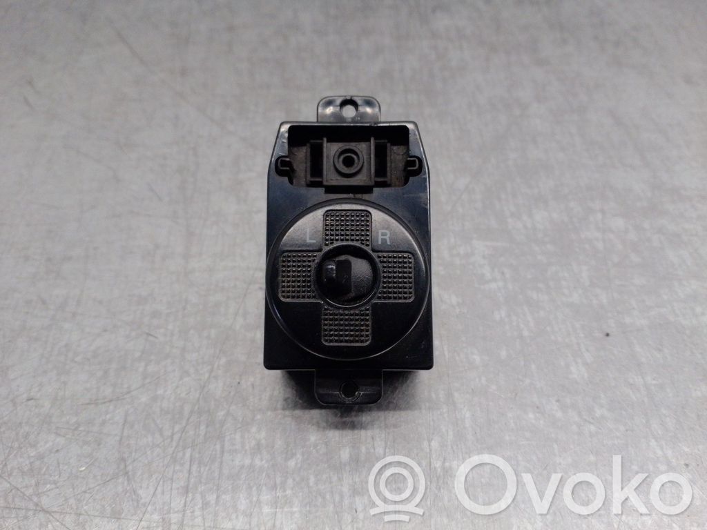 KIA Carnival Wing mirror switch 